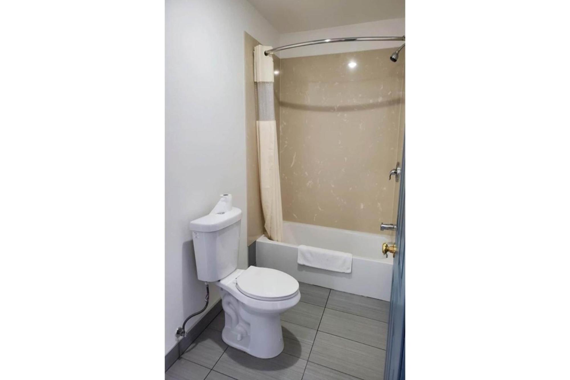 Premier Inn & Suites -Listing Partner Oakland Eksteriør billede